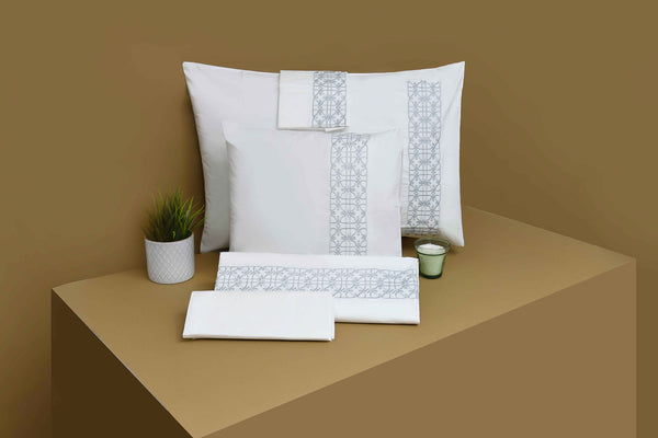 Luna d'oro Emboridered Sheet