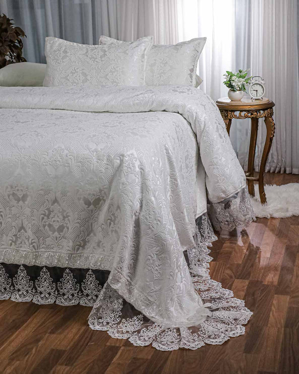 Classy Wedding Bedspread