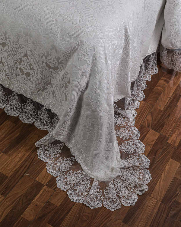 Classy Wedding Bedspread