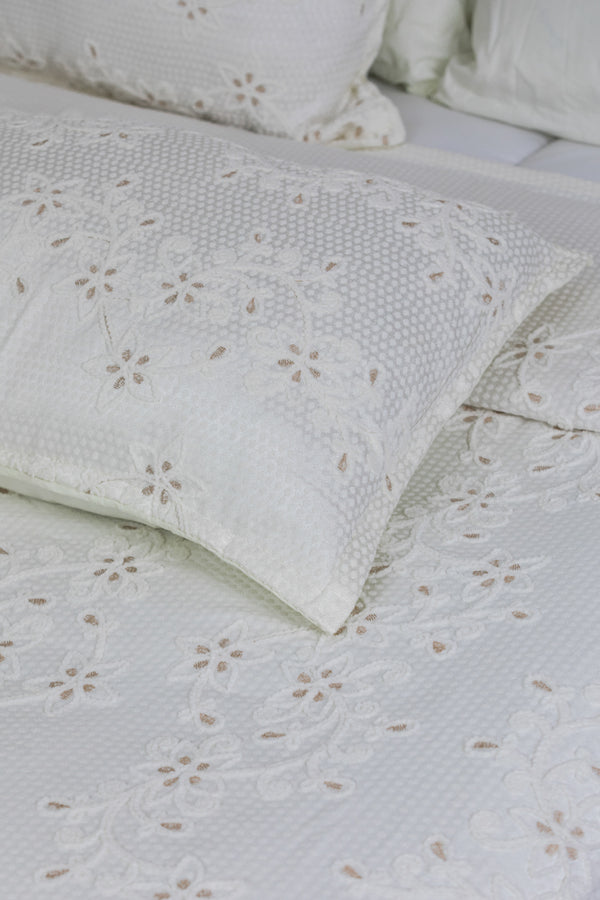 Wedding Bedspread Rose Design