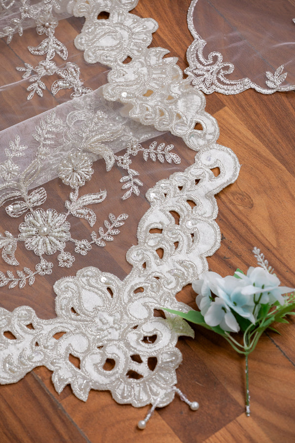 16-Piece Salon Table Set