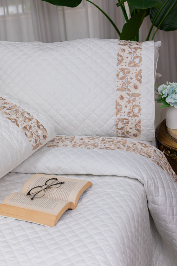 Flourish Capitonné Coverlet